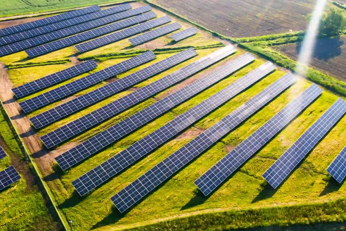 Contributi PNRR fotovoltaico: guadagna grazie al tuo terreno!